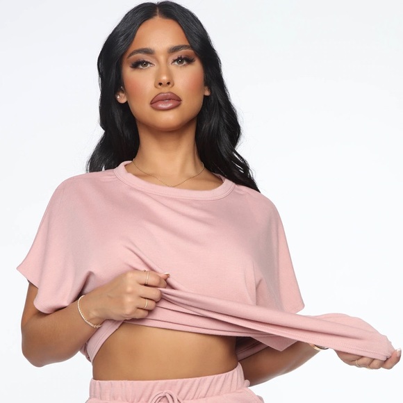 FashionNova | oversized tee size small - Picture 2 of 6